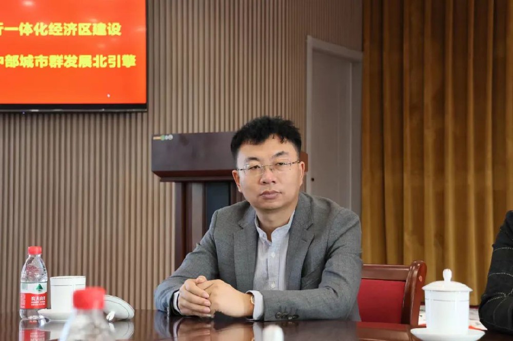 王海星  山西省中小企業發展促進會副會長  浩宸建設科技有限公司總經理 王海星  山西省中小企業發展促進會副會長  浩宸建設科技有限公司總經理